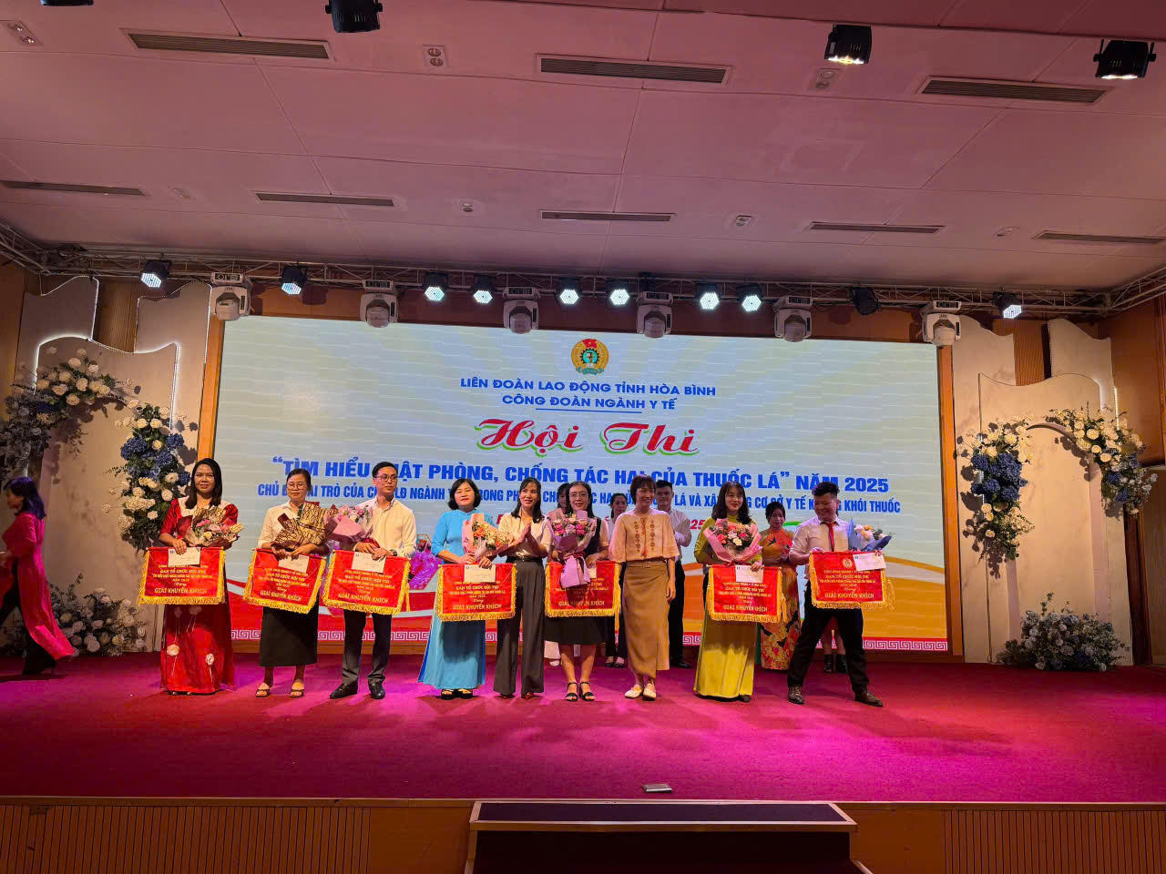 Lao động ngành y tế Hòa Bình lan tỏa thông điệp 'không khói thuốc' qua hội thi pháp luật