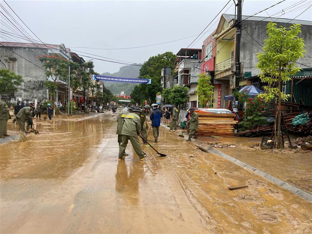 Tiếp tục tìm kiếm người đàn ông bị lũ cuốn mất tích ở Mường Khương