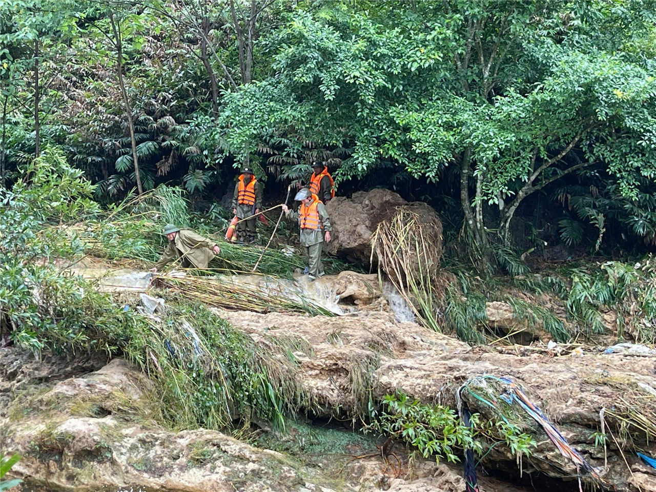 Tiếp tục tìm kiếm người đàn ông bị lũ cuốn mất tích ở Mường Khương