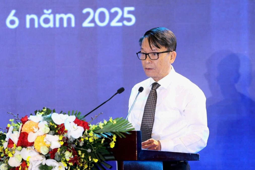 Bìa báo Báo Pháp luật Việt Nam đạt giải khuyến khích 'Sản phẩm báo chí ấn tượng'