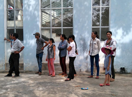 Khiến bé 16 tuổi mang bầu, cụ ông tự vẫn tại trụ sở công an?