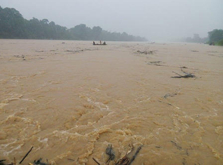 Ảnh hưởng bão số 3, nước sông ở Hà Tĩnh liên tục dâng cao