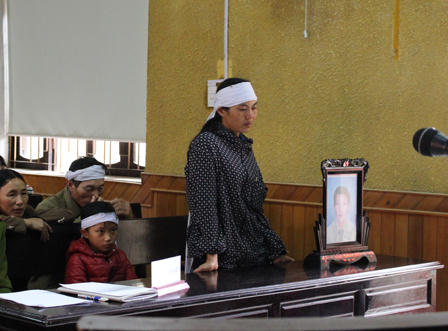 Đối tượng tạm giữ chết trong trụ sở, 3 công an viên lĩnh án