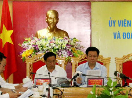 Phó Thủ tướng Vương Đình Huệ tiếp xúc cử tri tại Hà Tĩnh