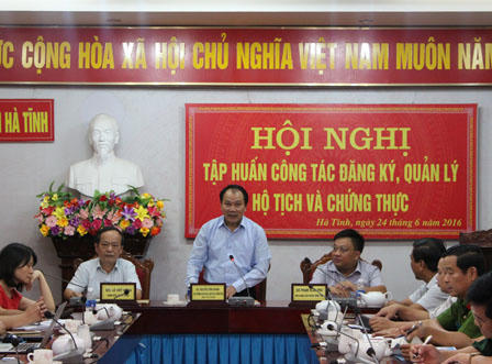 Tập huấn công tác đăng ký, quản lý hộ tịch và chứng thực tại Hà Tĩnh