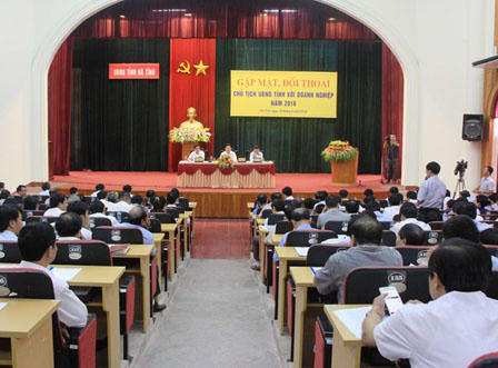 Hà Tĩnh:  Chủ tịch tỉnh trẻ nhất nước, ngồi ghế “nóng” đối thoại với doanh nghiệp