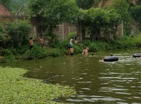 Cứu con gái bị sảy chân, hai bố con chết đuối thương tâm  ​