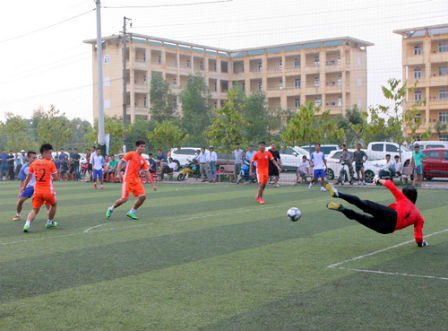 Hà Tĩnh: Tổ chức giải bóng đá chào mừng ngày Doanh nhân Việt Nam