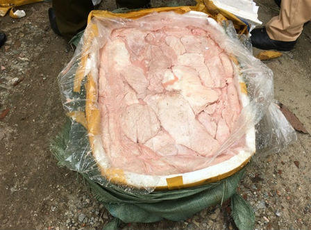 Hà Tĩnh: Bắt giữ xe tải chở 5,5 tấn “thịt thối”