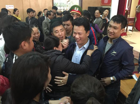 Hà Tĩnh: Sau nhiều ngày đóng cửa, các tiểu thương hớn hở trở lại buôn bán