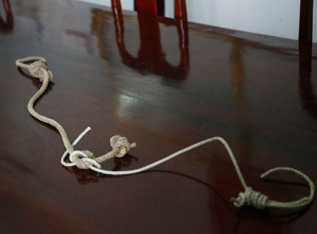 Đến chơi nảy lòng tham, gã trai 18 cướp mạng bà nội bạn