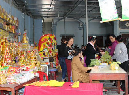 Hà Tĩnh: Giáp tết, nghề sản xuất và buôn bán hàng mã lên ngôi