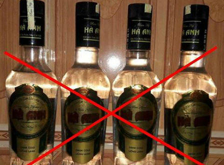 Đình chỉ một cơ sở sản xuất rượu