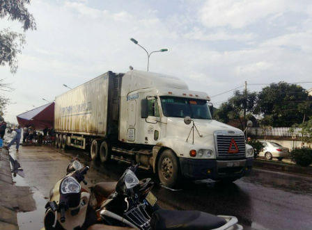 Đến thị trấn Nghèn, xe tải va chạm xe máy, 1 người tử vong tại chỗ