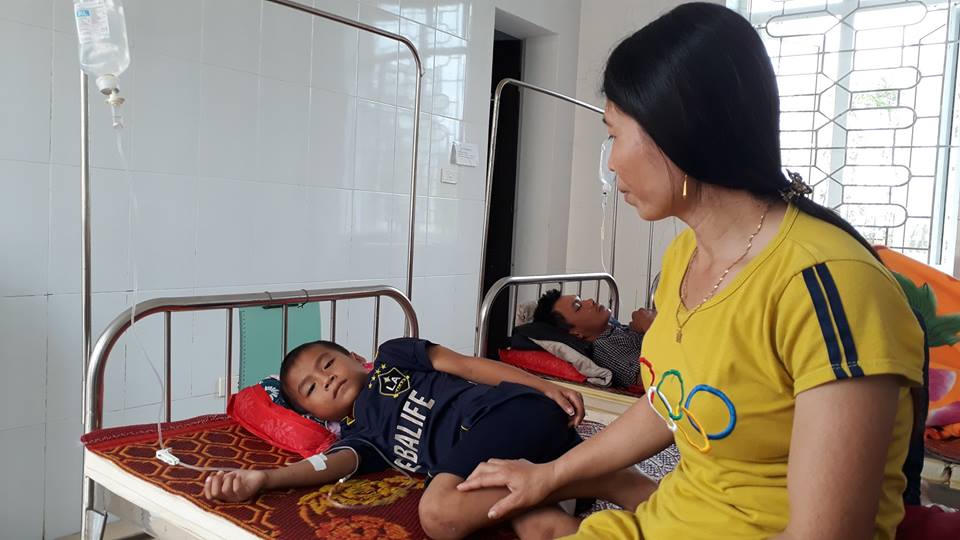 Thôn có 13 người sốt xuất huyết, 2 người bệnh nặng vì uống thuốc cảm