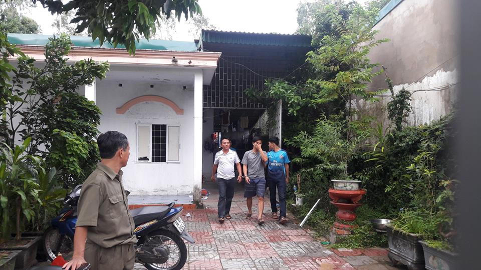 Hàng trăm cảnh sát đột kích phá sới gà 'khủng' bên sườn núi