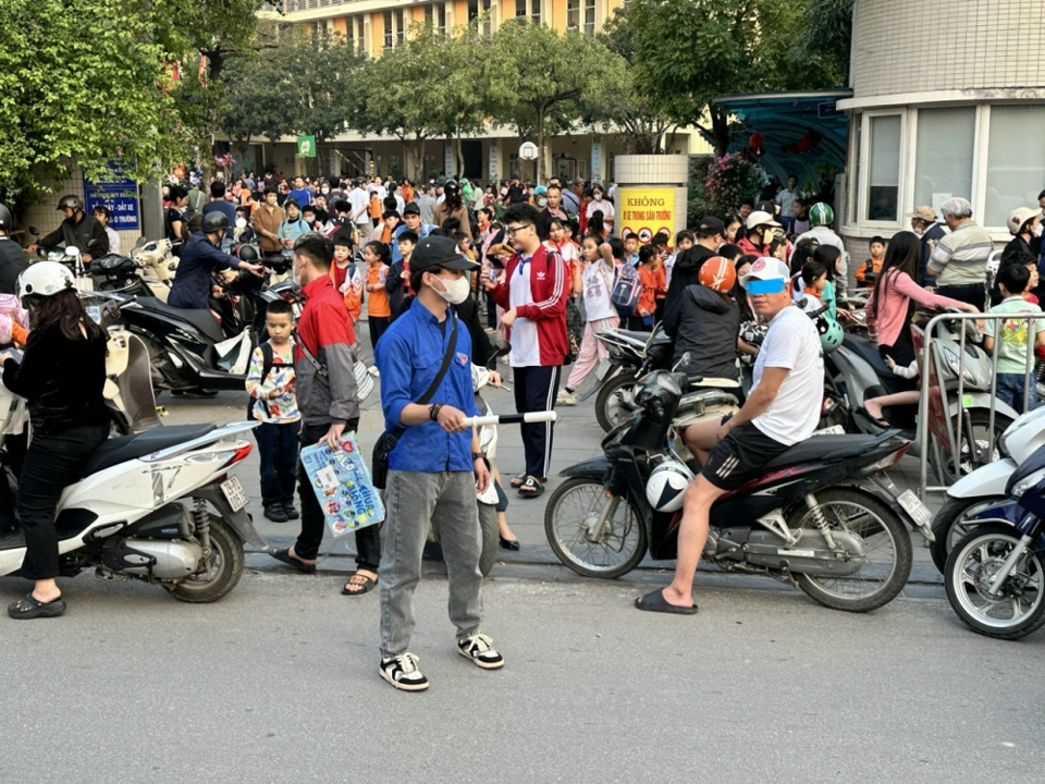 Nhân rộng mô hình “Con đường màu xanh” tại quận Cầu Giấy