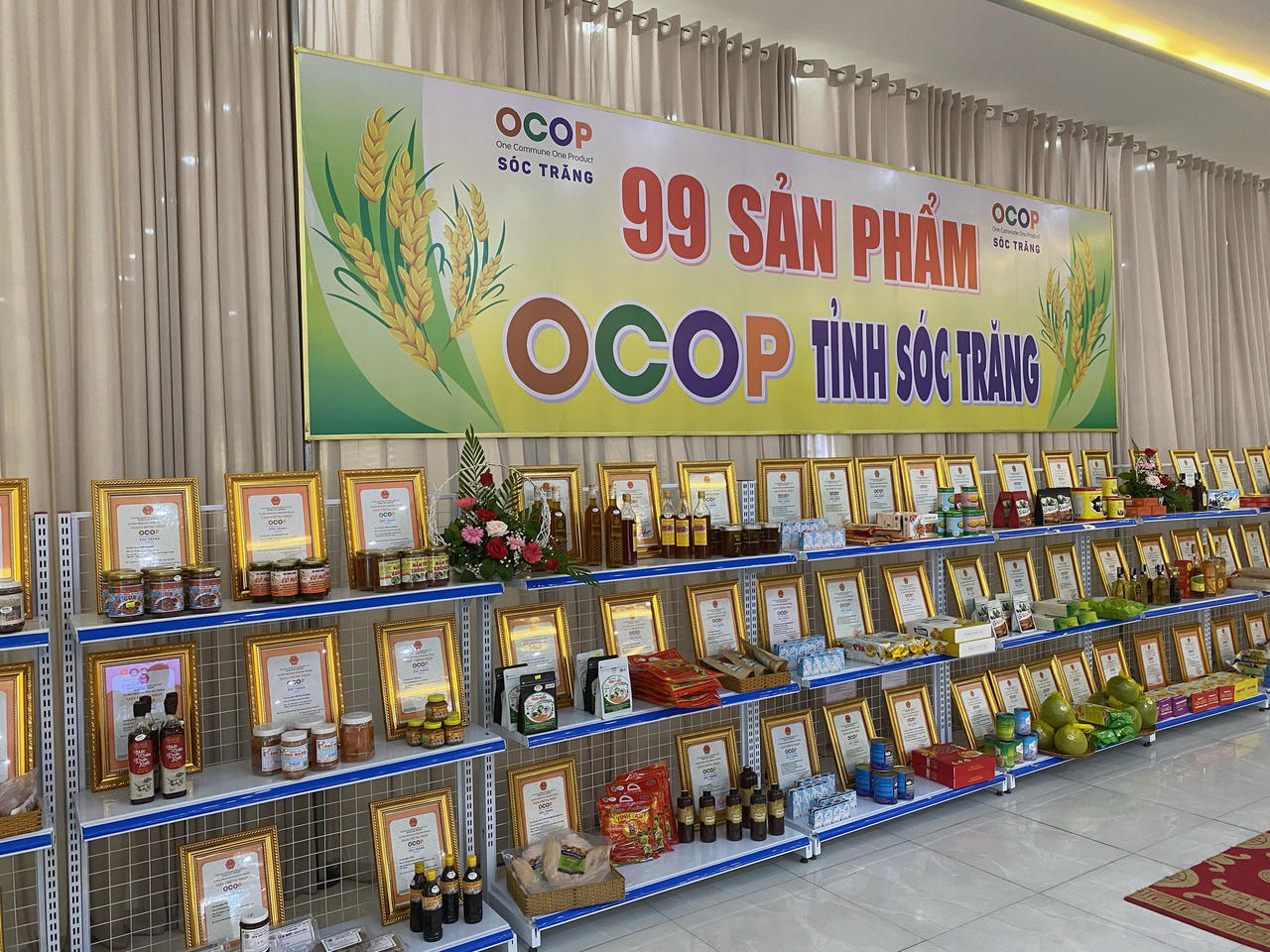 Hơn 400 gian hàng đến từ hơn 300 doanh nghiệp tại Lễ hội Oóc om bóc - Đua ghe ngo lần thứ V