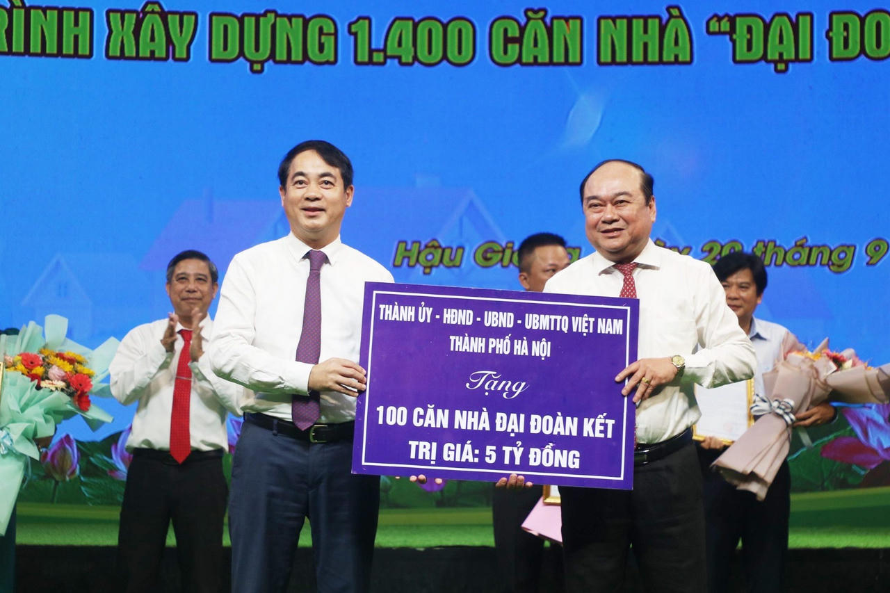 Hậu Giang phát động chương trình xây 1.400 căn nhà Đại đoàn kết