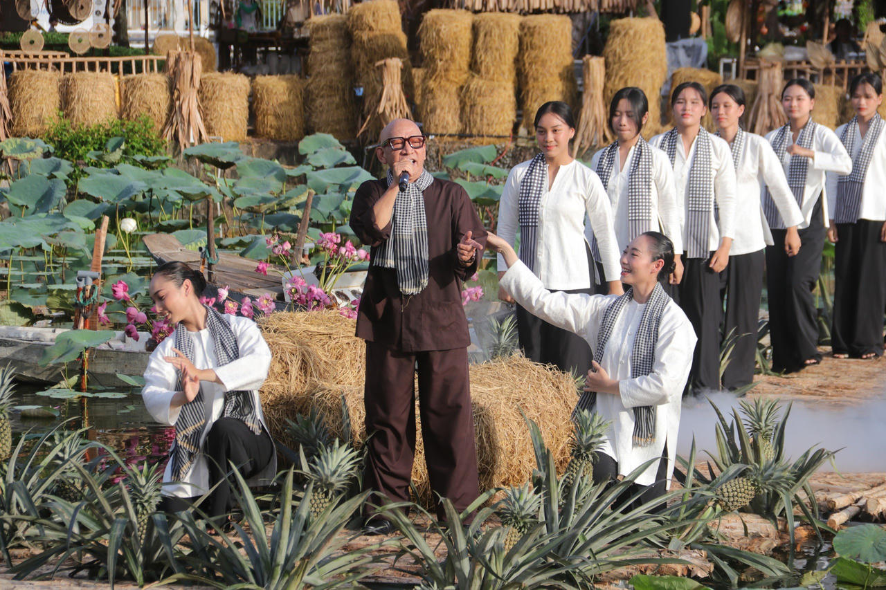 “Áo bà ba xưa và nay - Những cung bậc cảm xúc” còn đó