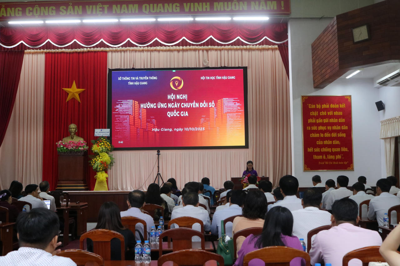 Hậu Giang duy trì được thứ hạng 17/63 tỉnh, thành về chỉ số chuyển đổi số