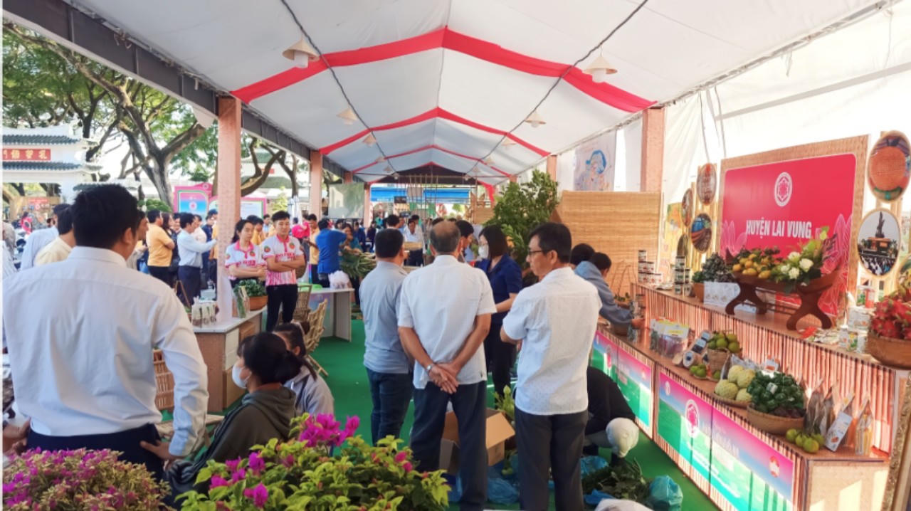 Đồng Tháp: Khai mạc không gian trưng bày ngày hội “Hội quán Đất Sen hồng”