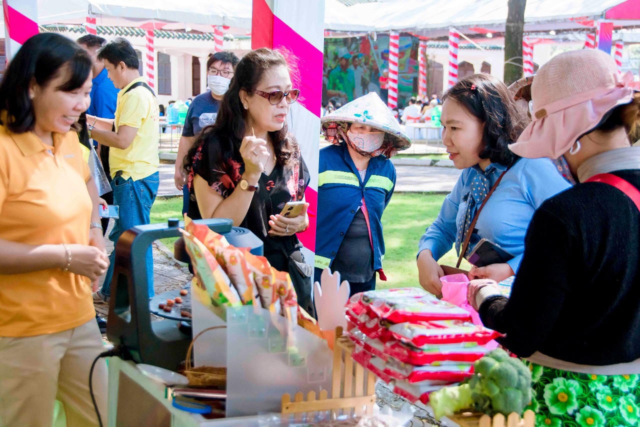 Đồng Tháp: Khai mạc không gian trưng bày ngày hội “Hội quán Đất Sen hồng”