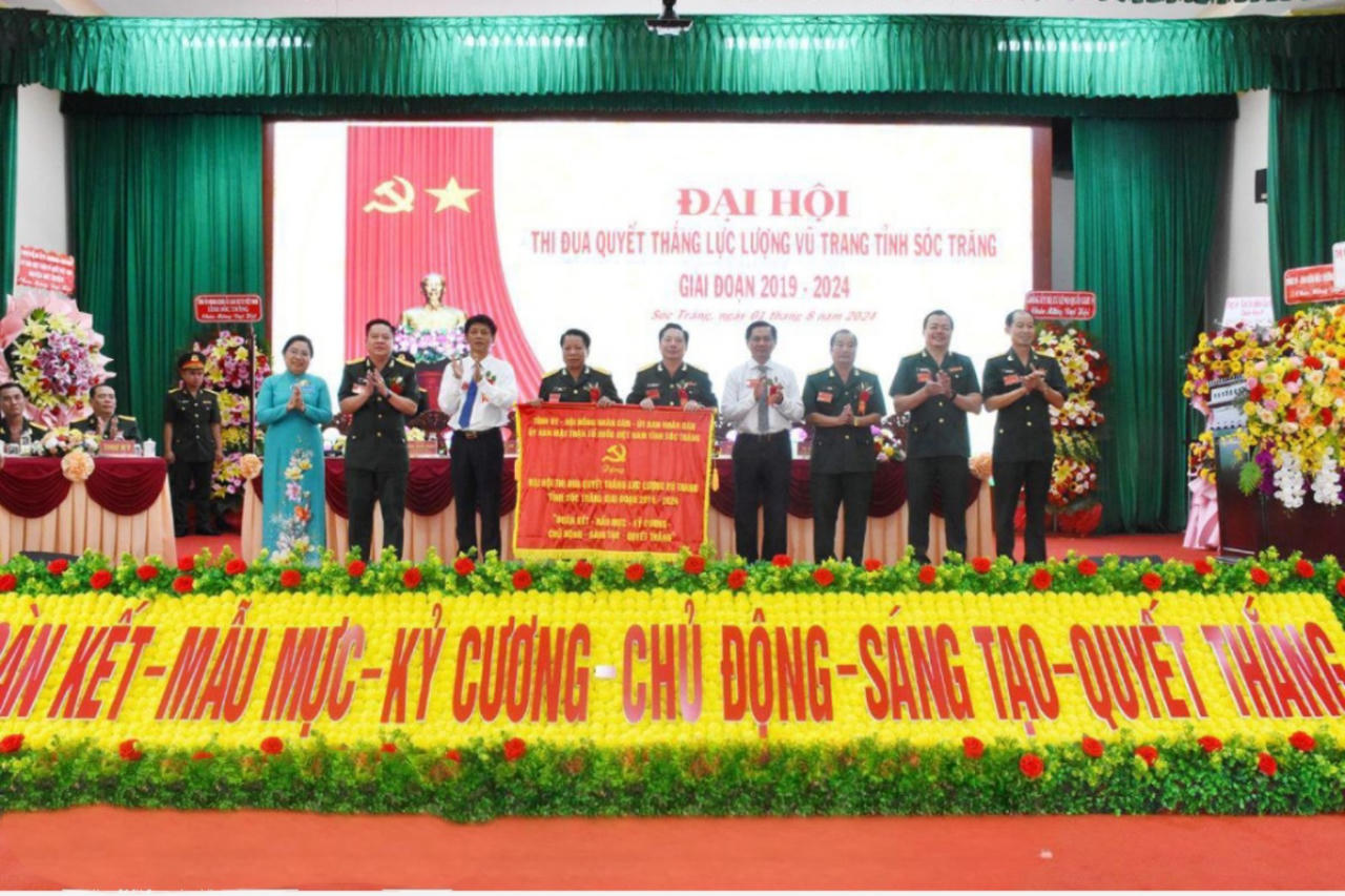 'Lực lượng vũ trang Sóc Trăng phải xây dựng bản lĩnh chính trị vững vàng, sẵn sàng chiến đấu cao'