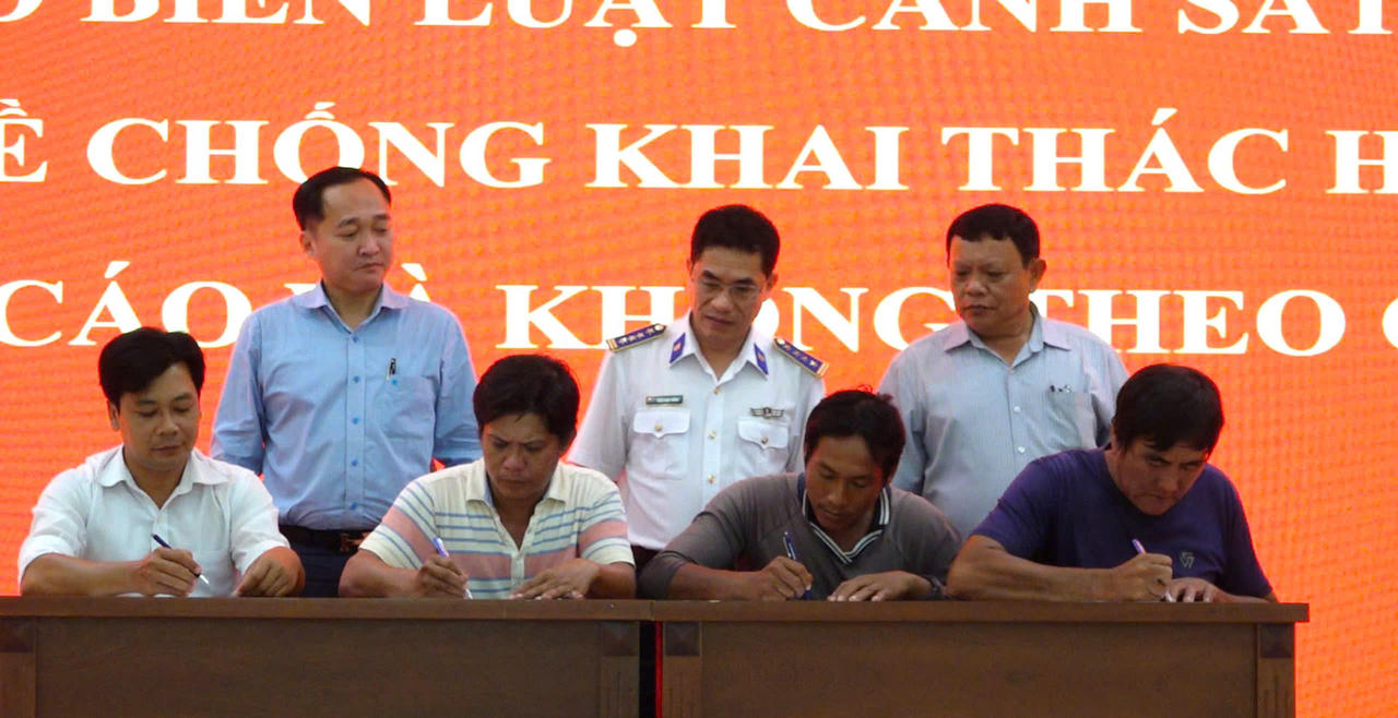 Bộ Tư lệnh vùng Cảnh sát biển 4 tuyên truyền pháp luật cho người dân ở Sóc Trăng