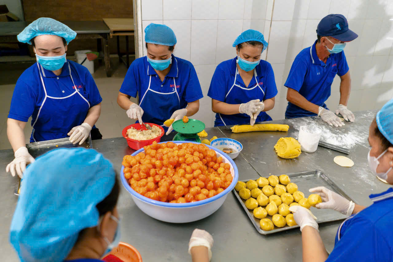 Bảo tồn, phát huy giá trị phi vật thể nghề làm bánh Pía Sóc Trăng