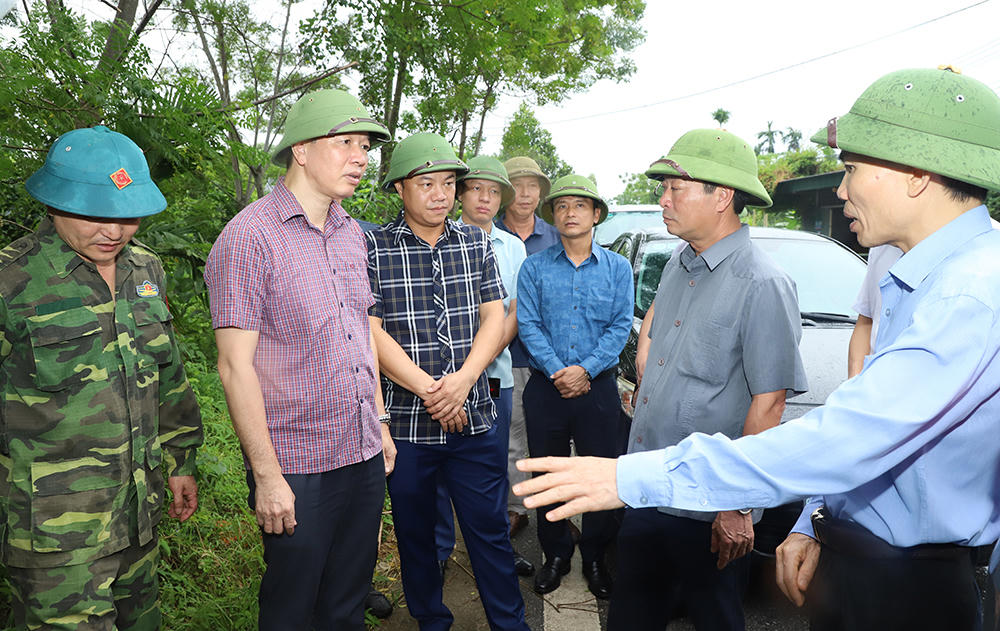Phú Thọ xuyên đêm khắc phục hậu quả do bão số 3