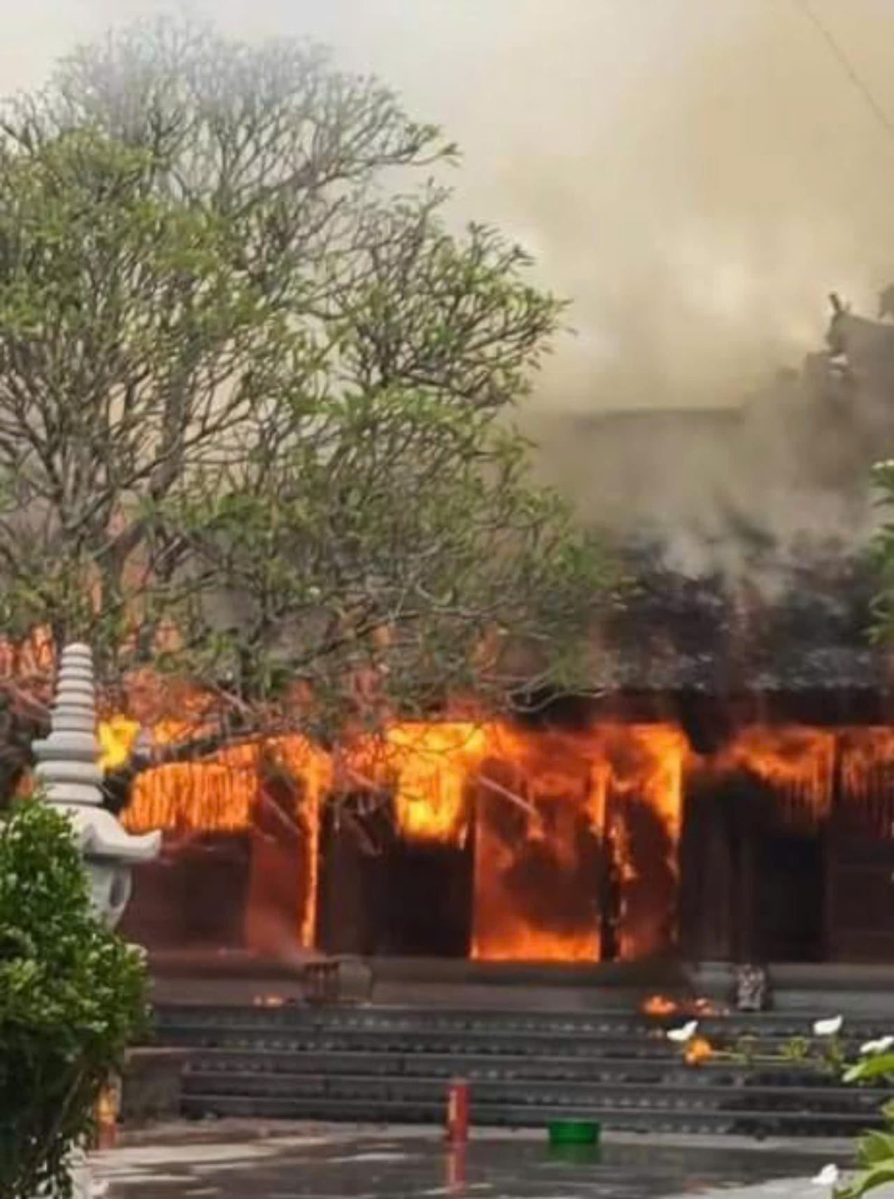 Cháy lớn tại chùa Phổ Quang (Phú Thọ)