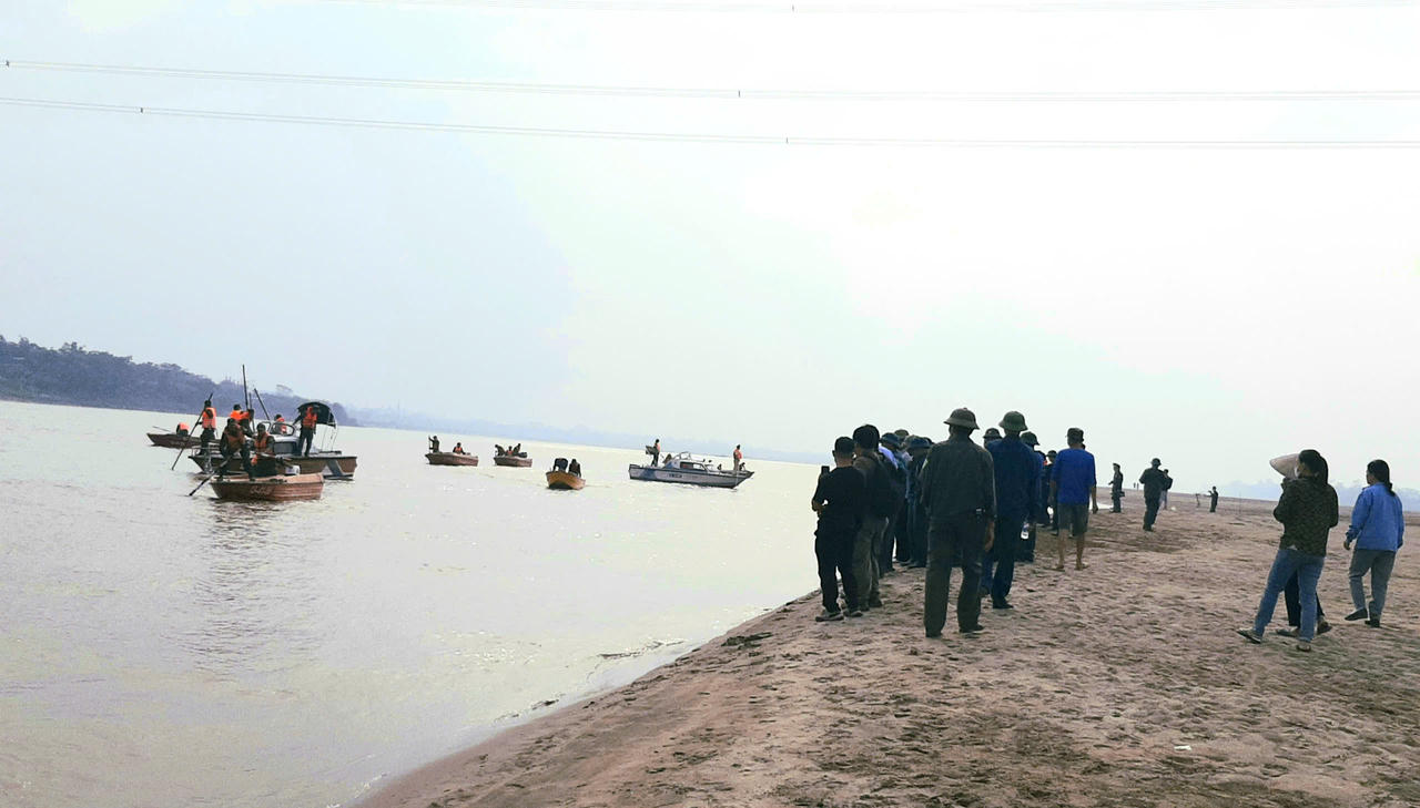 Đã tìm thấy 1 thi thể trong vụ 5 học sinh bị đuối nước ở Phú Thọ