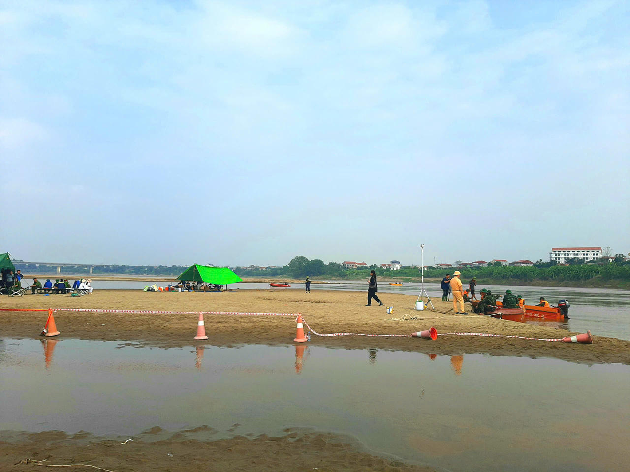 Đã tìm thấy 1 thi thể trong vụ 5 học sinh bị đuối nước ở Phú Thọ