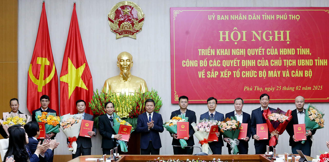 Phú Thọ: Trao quyết định bổ nhiệm cán bộ sau sắp xếp