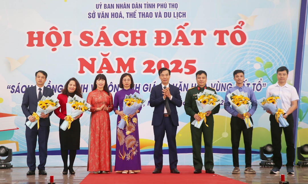 Khai mạc Hội sách Đất Tổ năm 2025