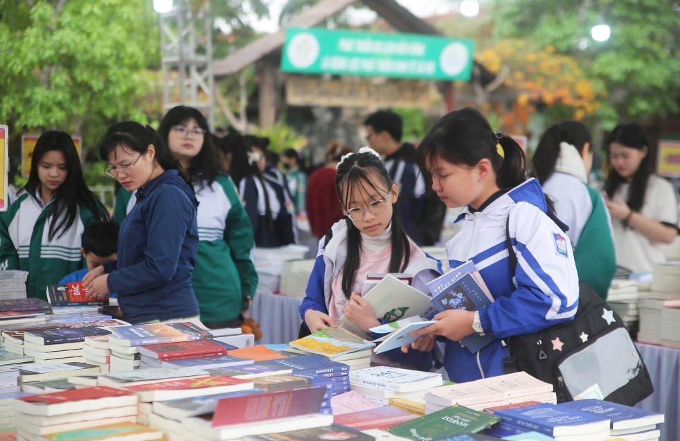 Khai mạc Hội sách Đất Tổ năm 2025