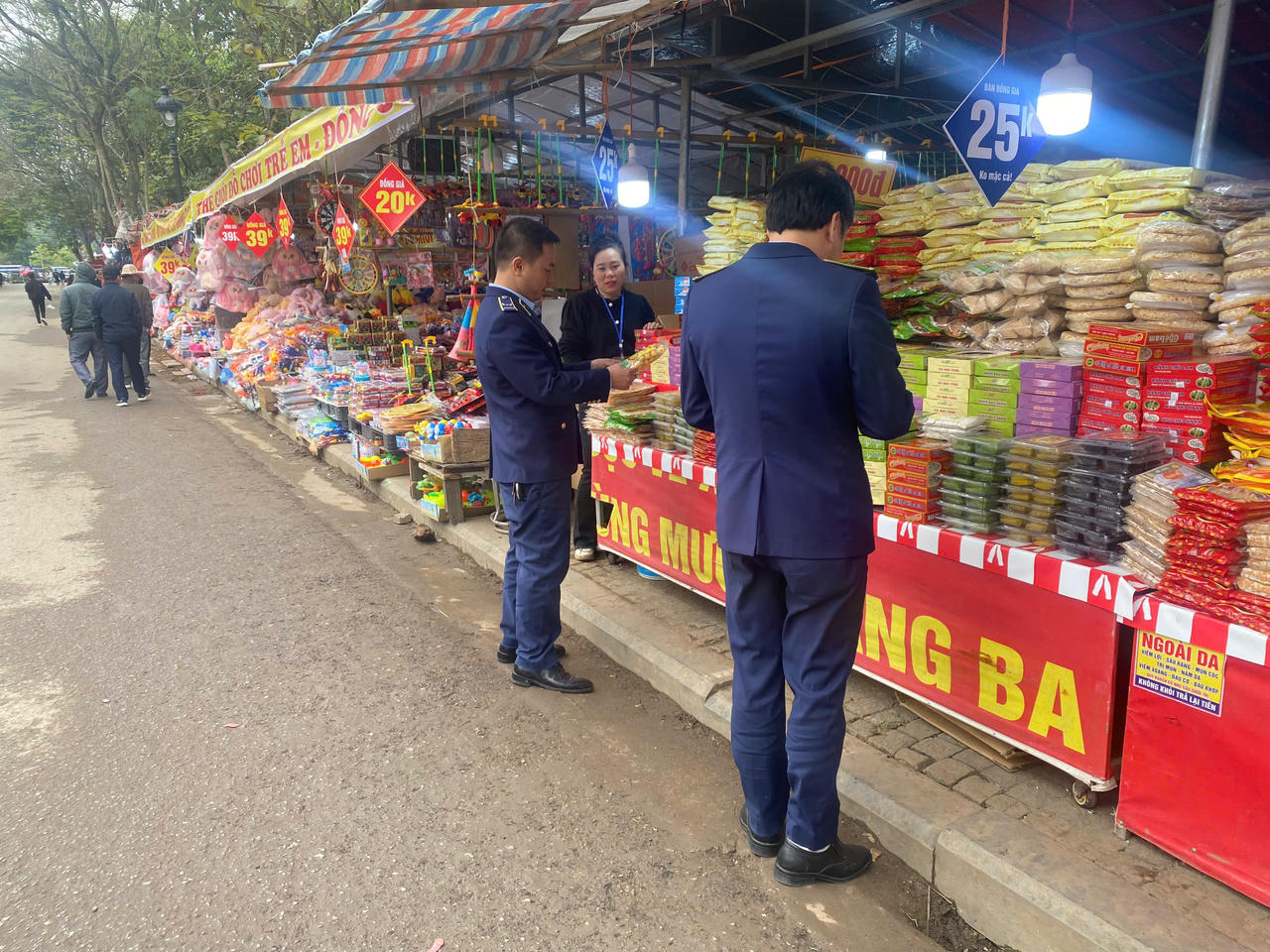 Kiểm tra, giám sát các hoạt động kinh doanh tại Lễ hội Đền Hùng