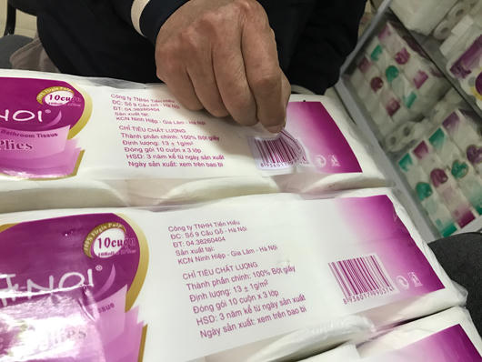 Giáp Tết, giấy vệ sinh giả hoành hành và những hệ lụy 