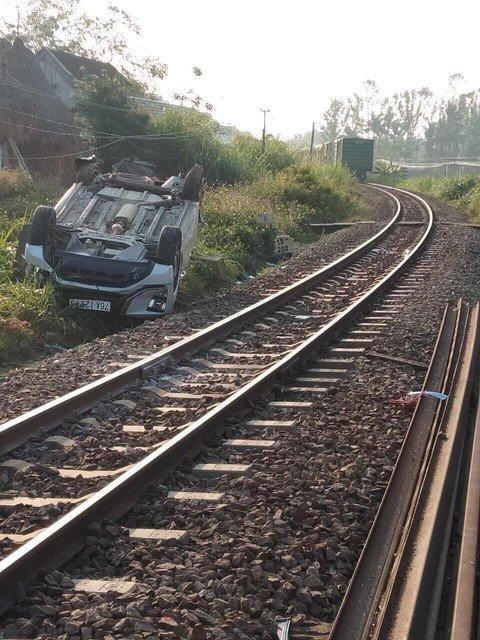 Khởi tố 2 nhân viên đường sắt vụ tai nạn tàu hàng đâm ô tô tại Quảng Ngãi