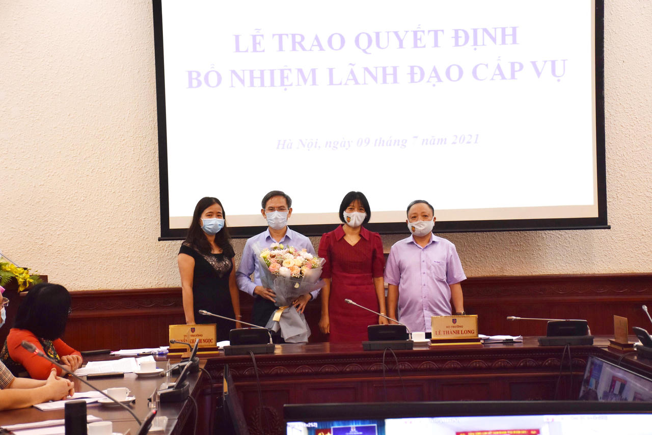 Bộ Tư pháp trao Quyết định bổ nhiệm lãnh đạo cấp Vụ