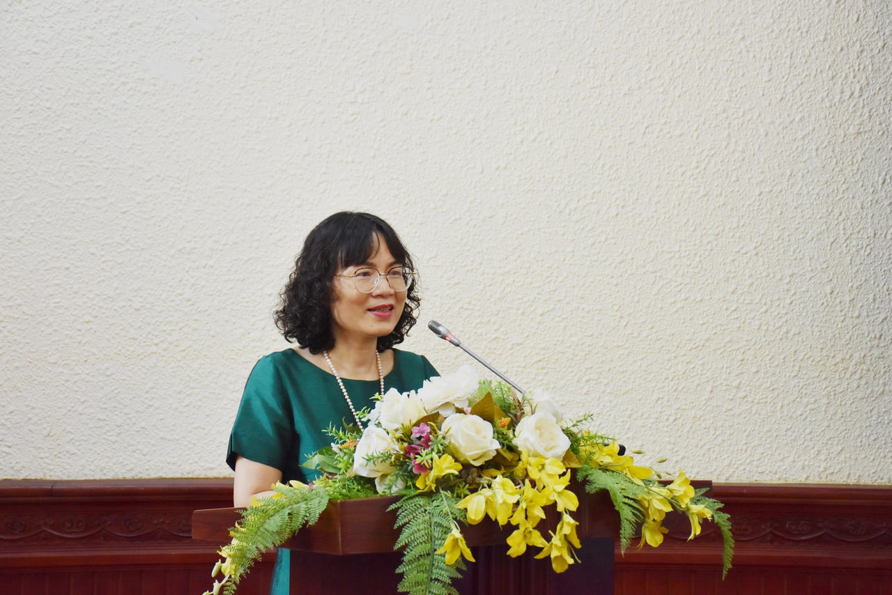 Bộ Tư pháp trao Quyết định nghỉ hưu cho Cục trưởng Cục Con nuôi