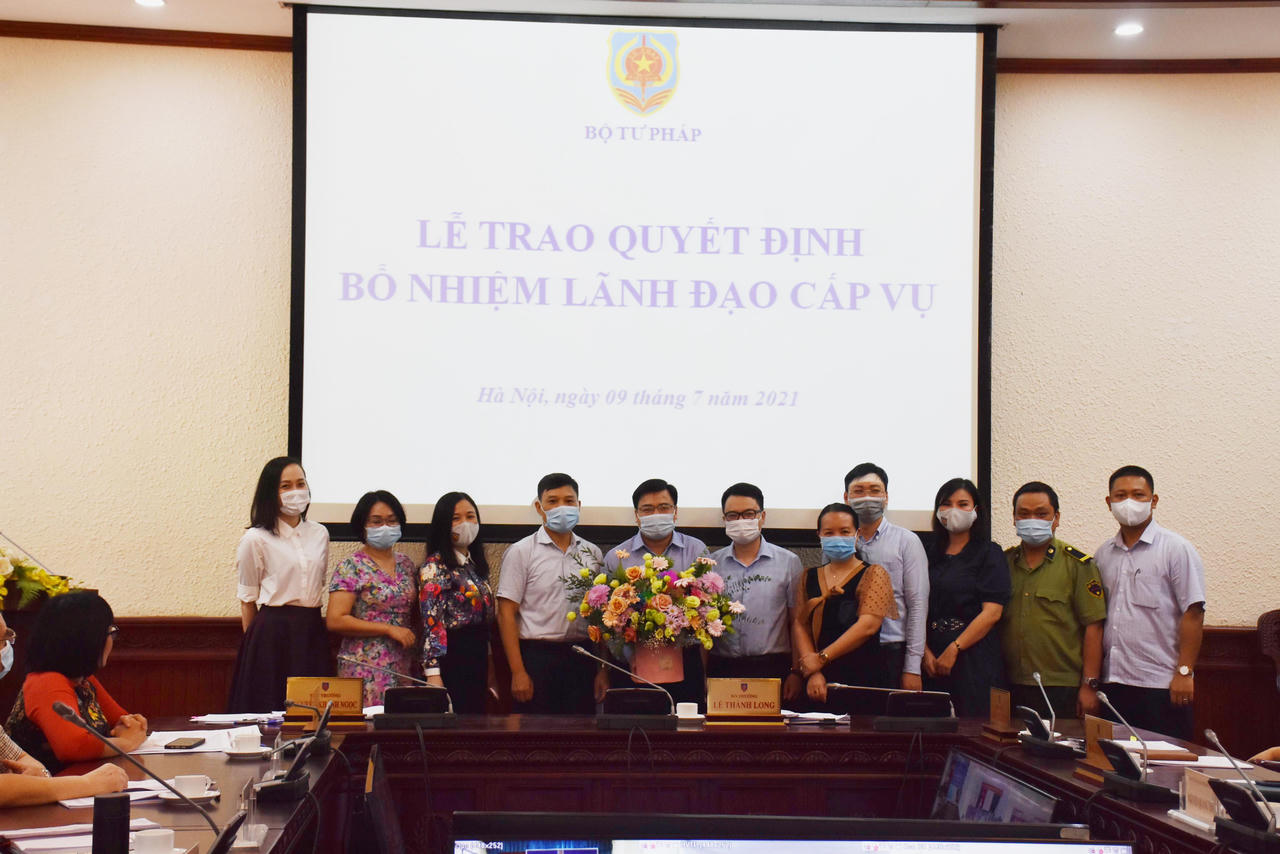Bộ Tư pháp trao Quyết định bổ nhiệm lãnh đạo cấp Vụ