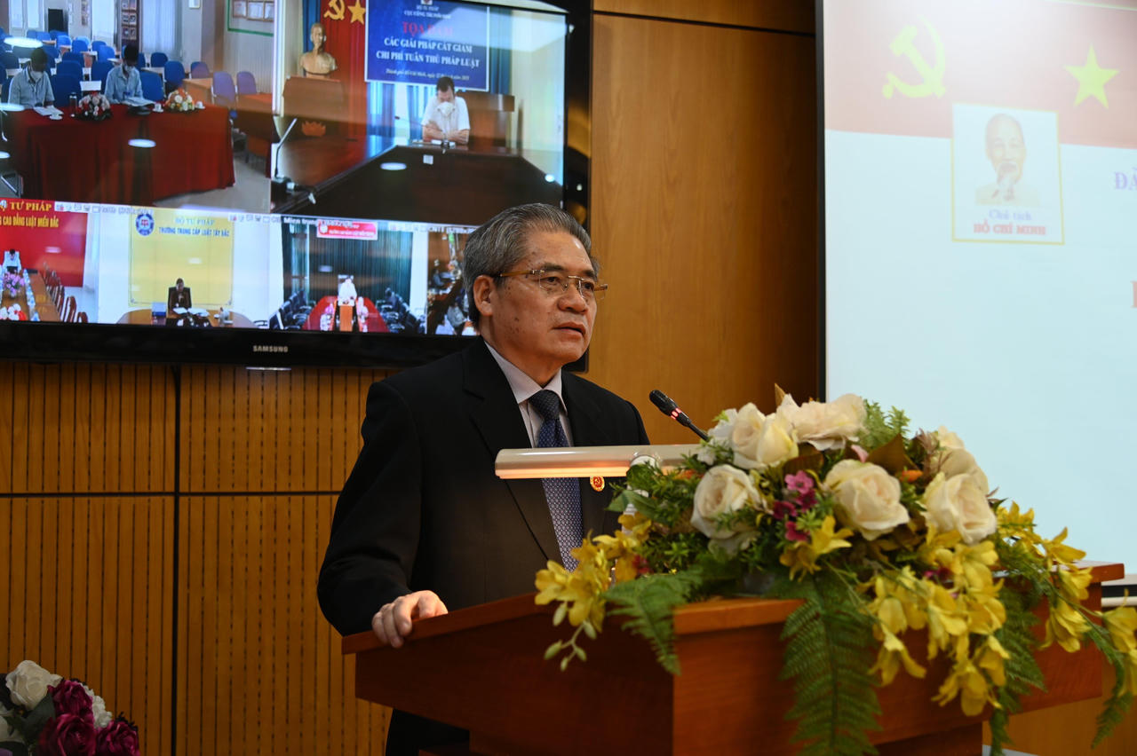 Bộ Tư pháp trao Quyết định nghỉ hưu cho đồng chí Đinh Trung Tụng