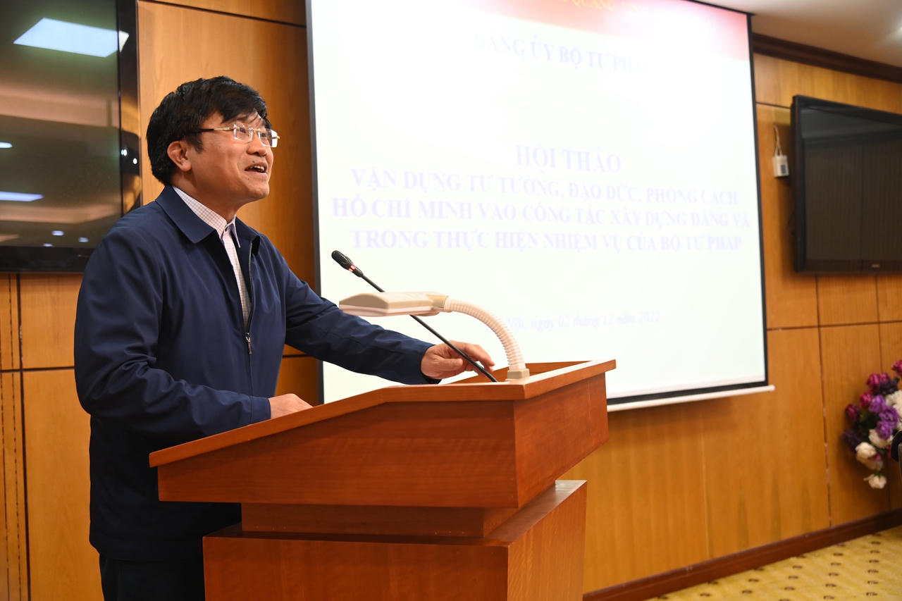 Vận dụng tư tưởng, đạo đức, phong cách Hồ Chí Minh trong thực hiện nhiệm vụ của Bộ Tư pháp