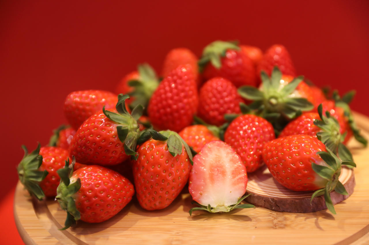 Dâu tây thượng hạng Hàn Quốc ra mắt người tiêu dùng Việt