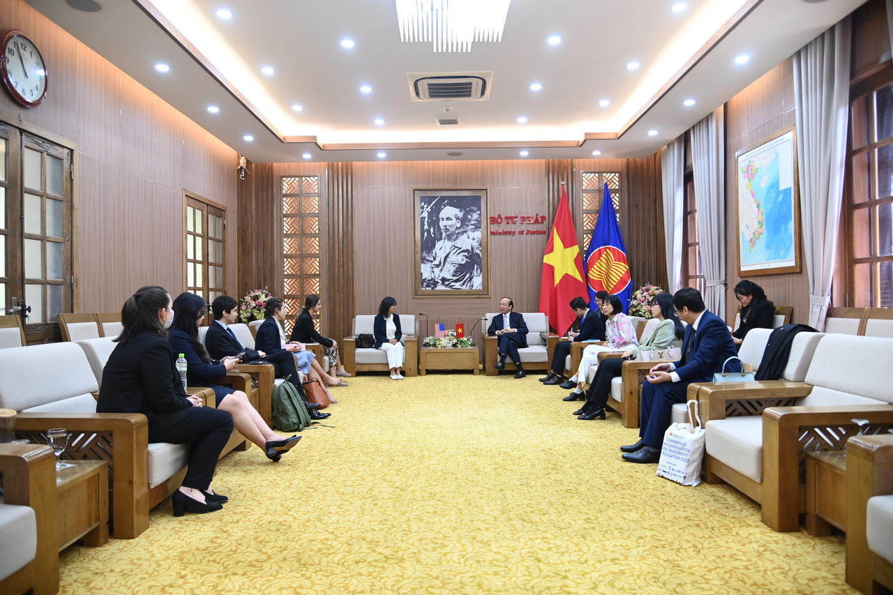 Tiếp tục thiết lập quan hệ hợp tác giữa Trường Đại học Luật Hà Nội và Trường Luật, Đại học Chicago