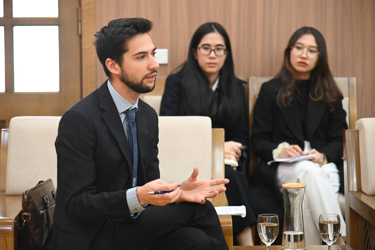 Tiếp tục thiết lập quan hệ hợp tác giữa Trường Đại học Luật Hà Nội và Trường Luật, Đại học Chicago