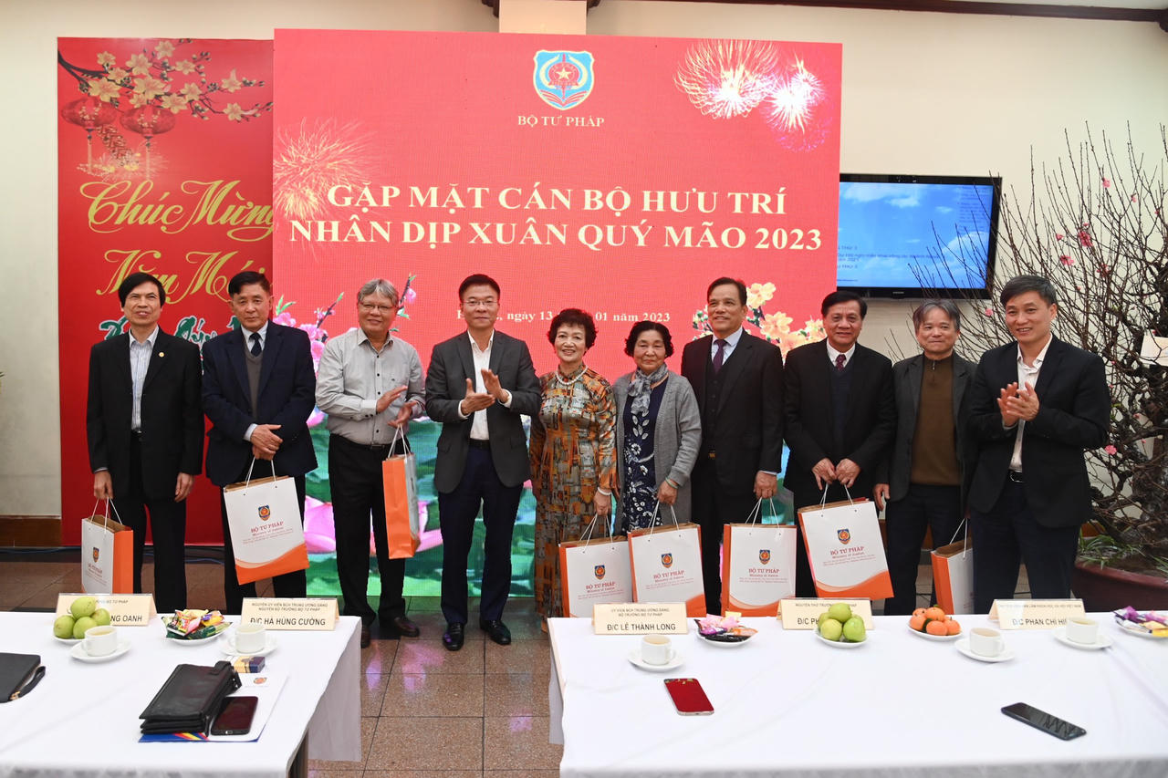 Bộ Tư pháp gặp mặt cán bộ hưu trí nhân dịp năm Quý Mão 2023