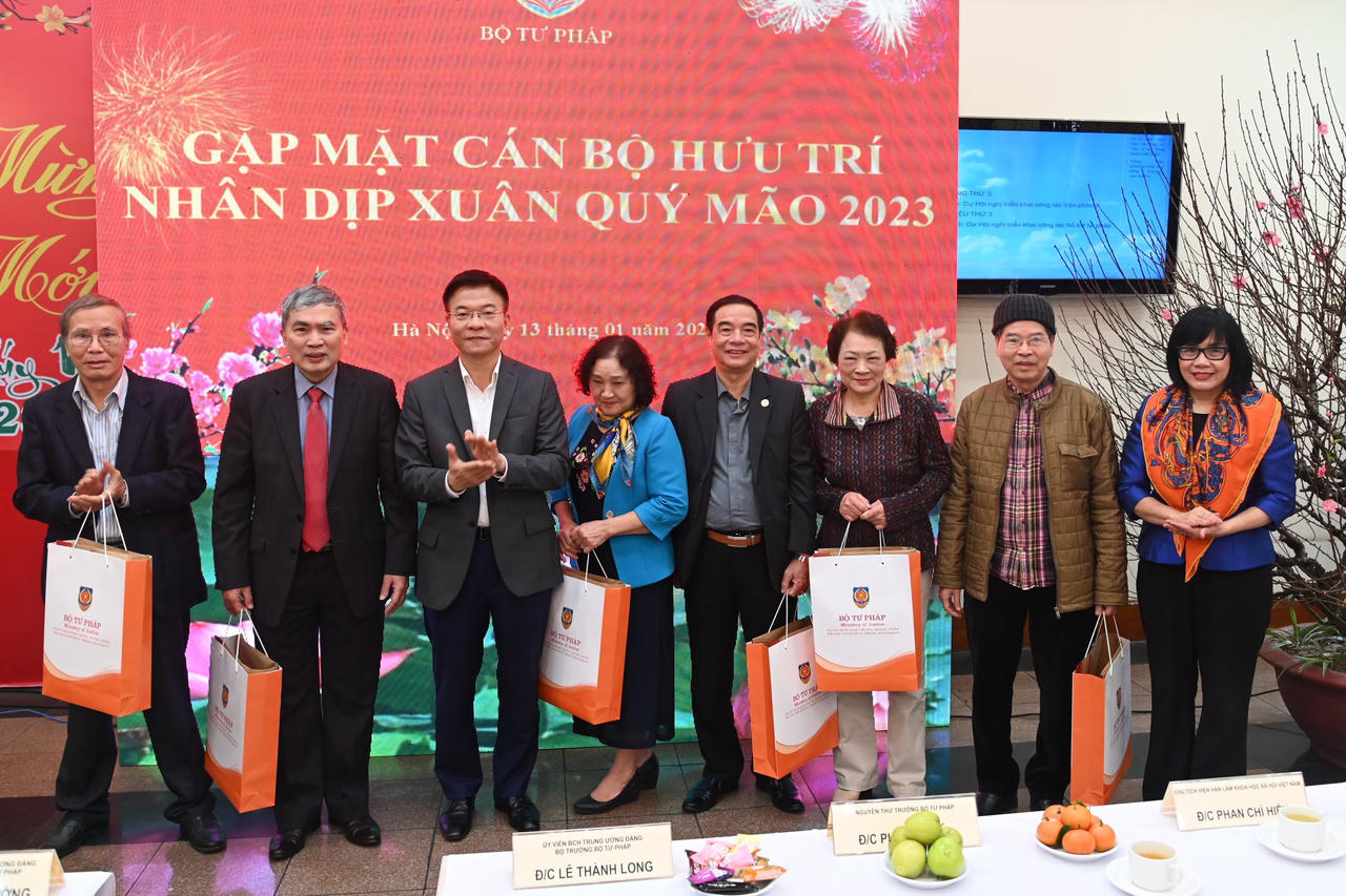 Bộ Tư pháp gặp mặt cán bộ hưu trí nhân dịp năm Quý Mão 2023